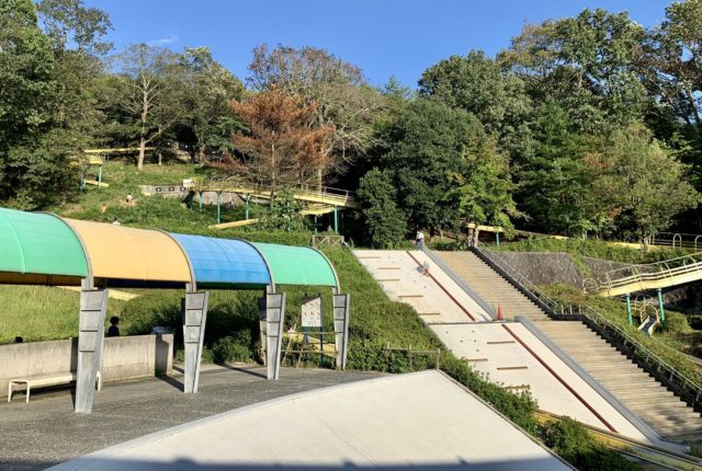 日本へそ公園　滑り台